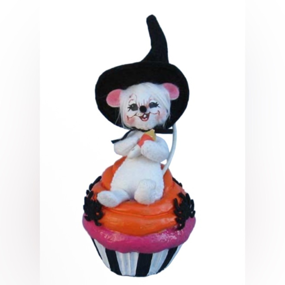 Annalee 3" Cupcake Witch Mouse 2013